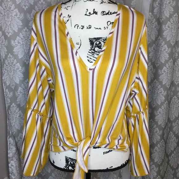 Lavender field bell sleeve tie front western top - Picture 1 of 3